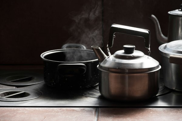 What are the best countertop materials for withstanding hot pots and pans?